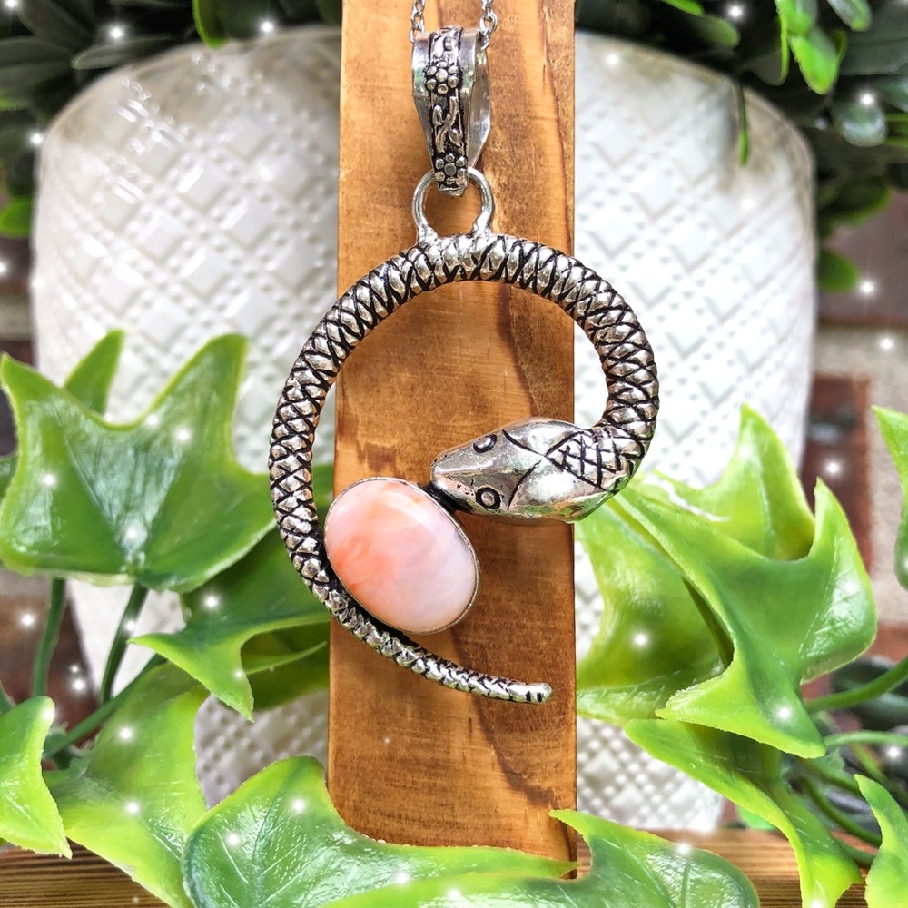 .925 Coral Agate Snake Necklace🌸